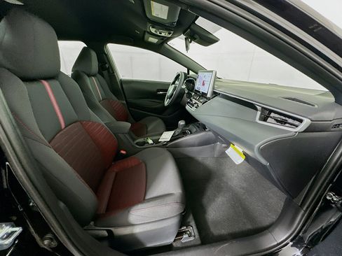 Used 2026 Toyota Corolla SE w/ SE Package FWD image 29