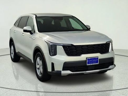 Certified 2026 Kia Sorento LX FWD image 1