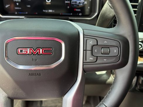 Used 2026 GMC Sierra 1500 Elevation w/ Elevation Select Package AWD/4WD image 17