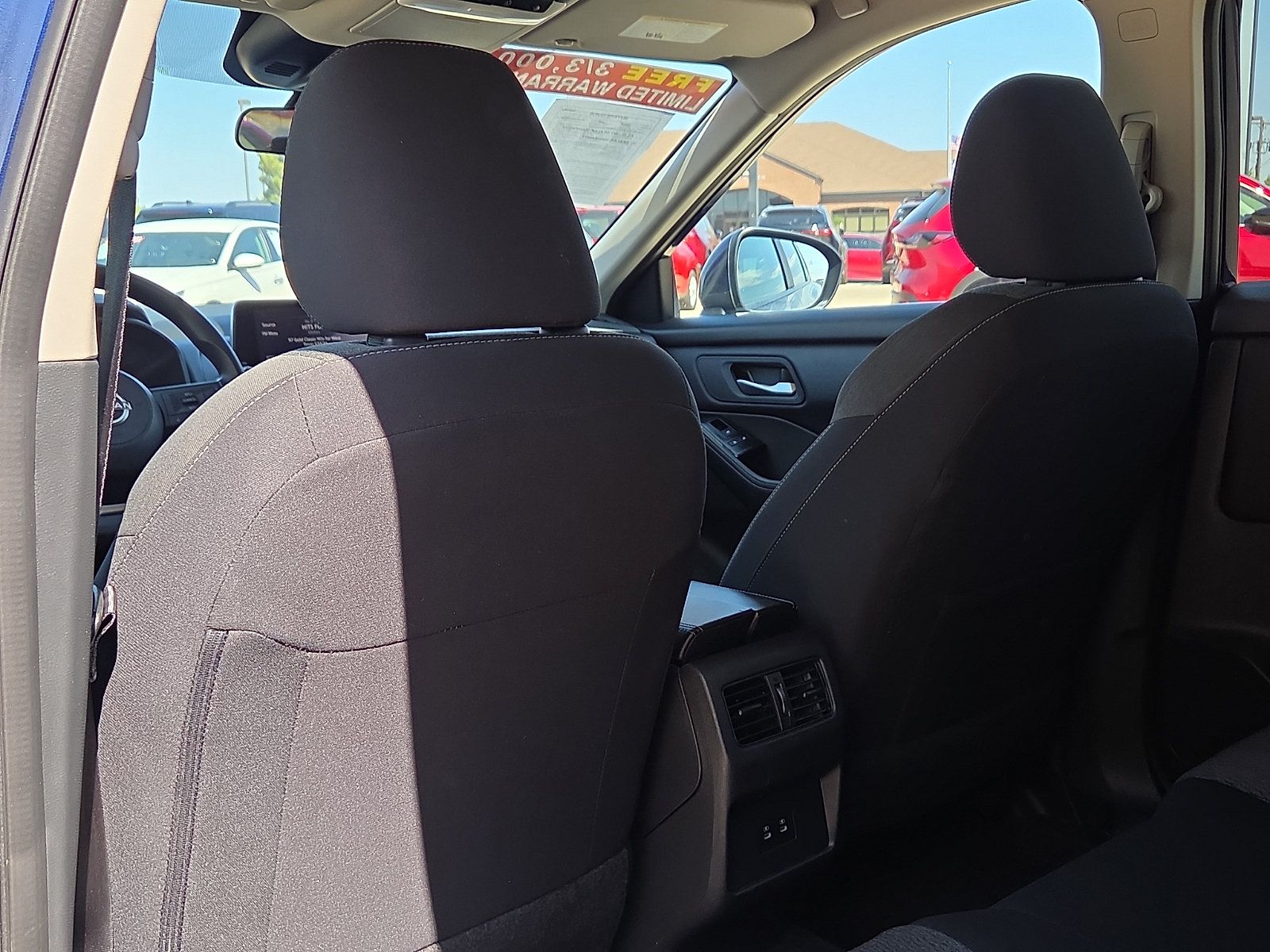 Used 2024 Nissan Rogue SV FWD image 11