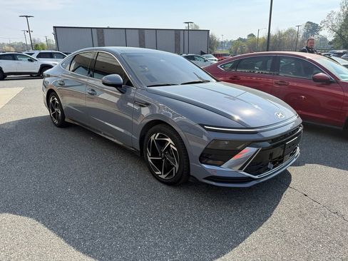 Used 2024 Hyundai Sonata SEL w/ Convenience Package image 9