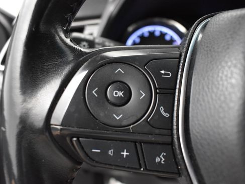 Used 2020 Toyota Camry SE w/ Carpet Mat Package image 10