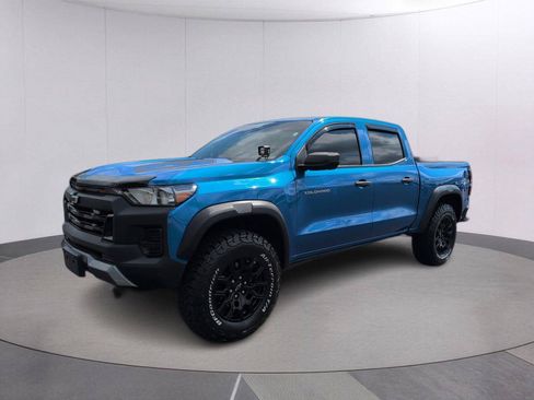 Used 2024 Chevrolet Colorado Trail Boss w/ Advanced Trailering Package AWD/4WD image 1