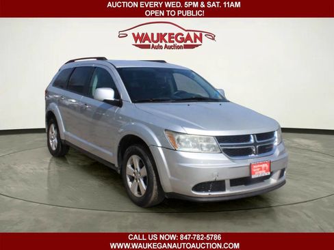 Used 2011 Dodge Journey Mainstreet w/ Sound Group image 2