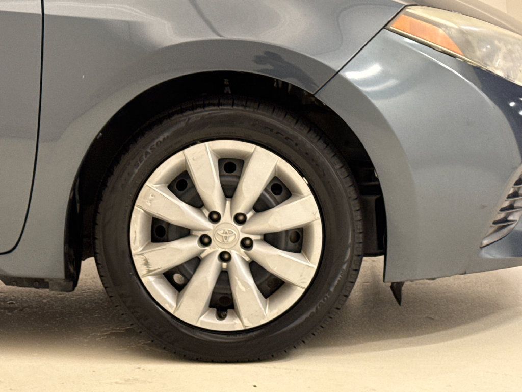Used 2015 Toyota Corolla LE FWD image 6