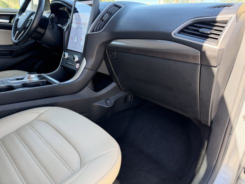 Used 2023 Ford Edge SEL image 11