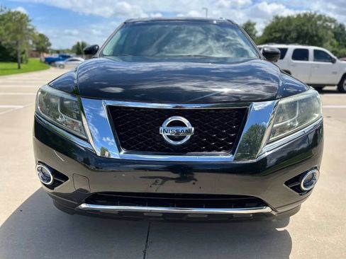 Used 2014 Nissan Pathfinder Platinum w/ Platinum Premium Package FWD image 3