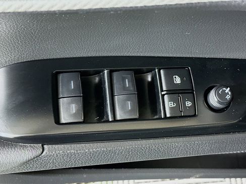 Certified 2025 Toyota Camry SE w/ Convenience Package image 14