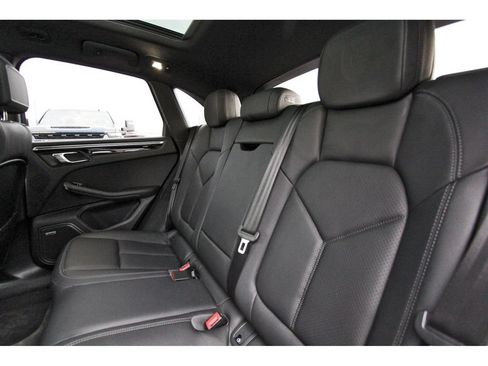 Used 2021 Porsche Macan S AWD/4WD image 31