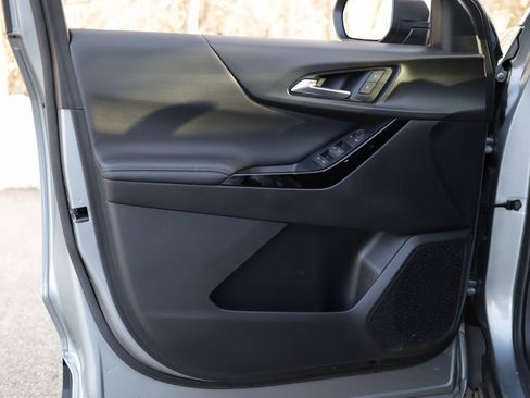 Used 2025 Chevrolet Equinox LT w/ Safety and Technology Package image 23