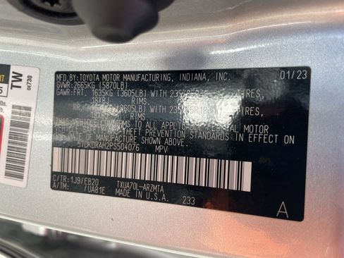 Used 2023 Toyota Highlander XLE image 34