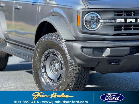 New 2025 Ford Bronco 4-Door w/ Sasquatch Package image 3