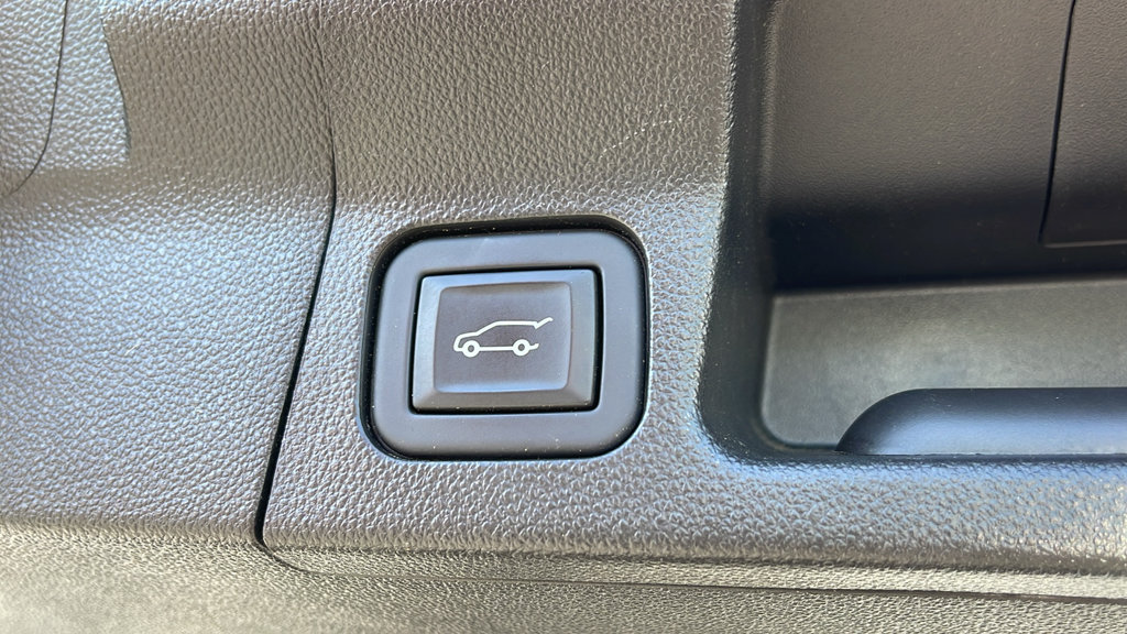 Used 2023 GMC Acadia AT4 w/ Technology Package AWD/4WD image 28