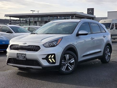 Used 2020 Kia Niro LXS image 1