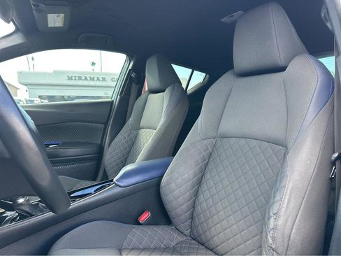 Used 2021 Toyota C-HR XLE image 7