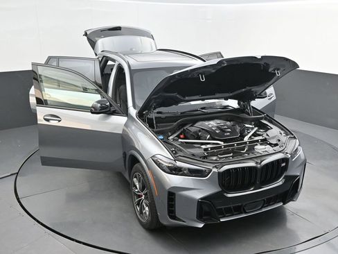 New 2026 BMW X5 M60i image 61