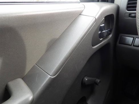Used 2016 Nissan Frontier S image 14