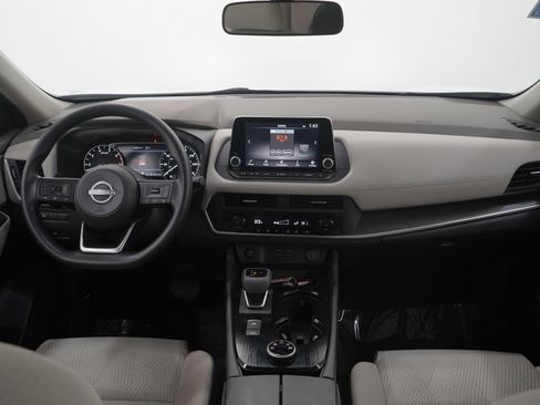 Used 2024 Nissan Rogue SV image 16