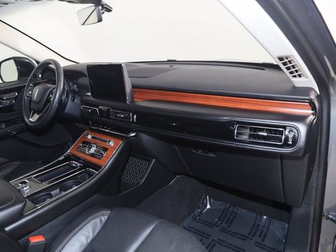 Used 2024 Lincoln Aviator Reserve AWD/4WD image 36