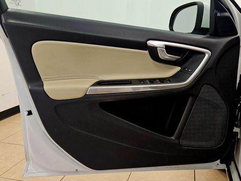 Used 2018 Volvo S60 T5 Dynamic w/ Vision Package image 12