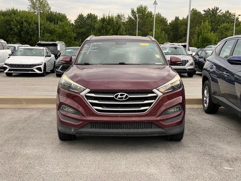 Used 2017 Hyundai Tucson SE Plus FWD image 2
