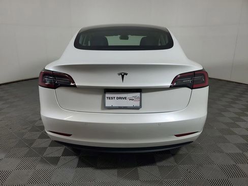Used 2021 Tesla Model 3 Standard Range Plus image 5