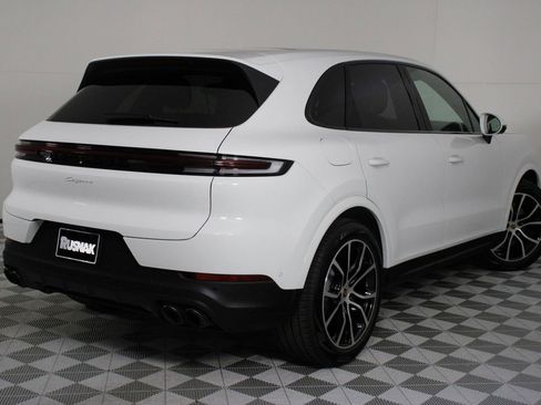 Certified 2025 Porsche Cayenne image 7