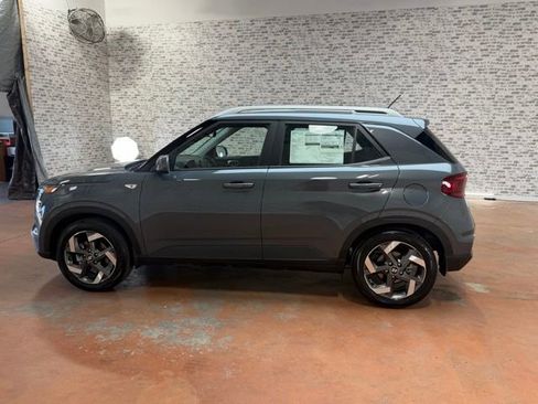 Used 2026 Hyundai Venue SEL FWD image 4