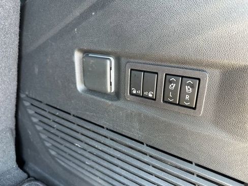 Used 2024 Chevrolet Tahoe RST image 11