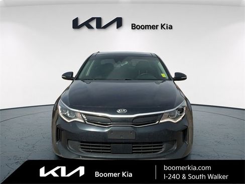 Used 2017 Kia Optima EX w/ Technology Package image 2