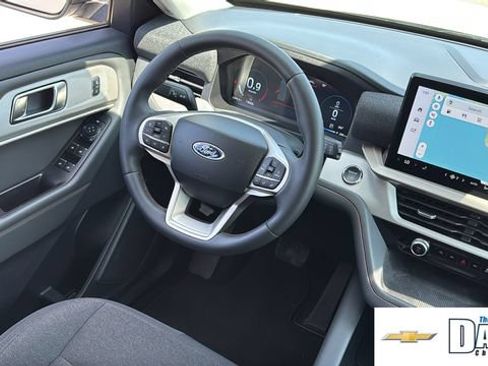 Used 2025 Ford Explorer Active RWD image 8