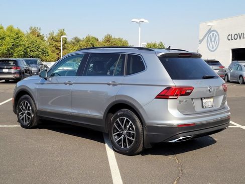 Used 2021 Volkswagen Tiguan SE w/ Panoramic Sunroof Package AWD/4WD image 8