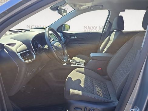 Used 2024 Chevrolet Equinox LT FWD image 9