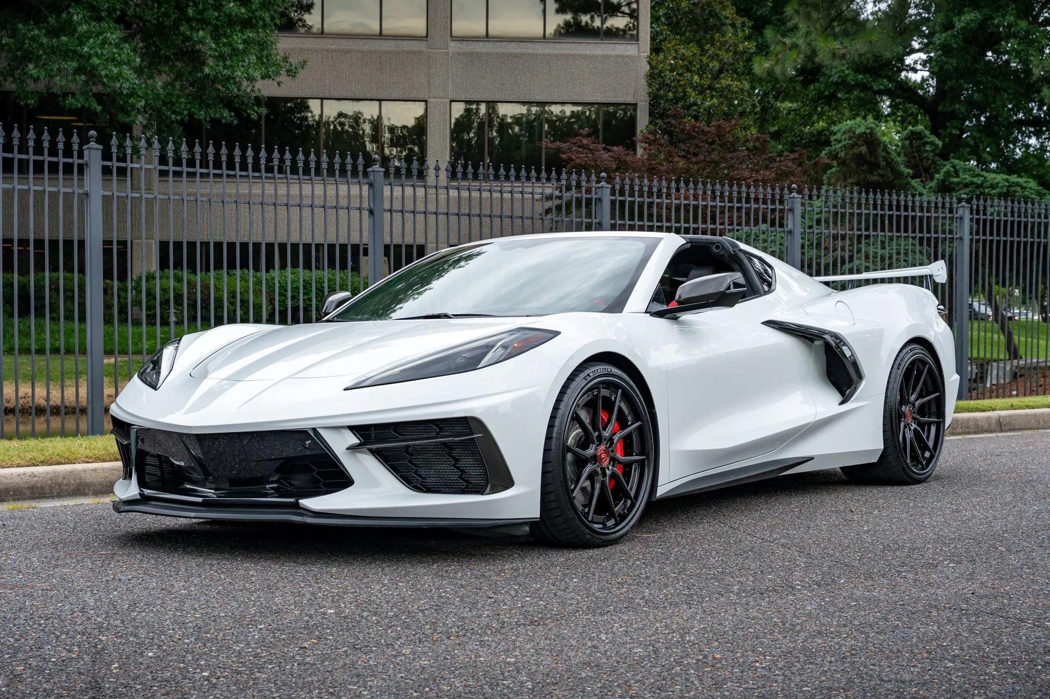 Used 2023 Chevrolet Corvette Stingray Premium Cpe w/ Z51 Performance Package RWD image 2