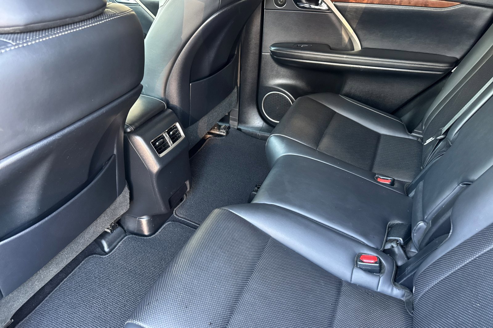 Used 2022 Lexus RX 350L FWD w/ Premium Package image 13