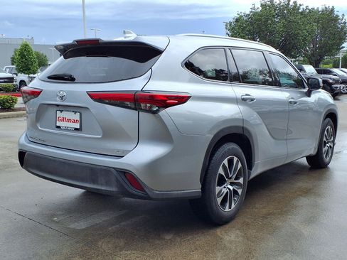 Used 2022 Toyota Highlander XLE FWD image 29