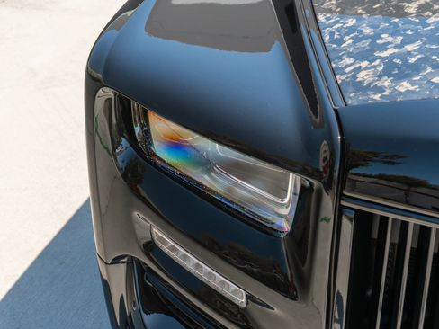Used 2024 Rolls-Royce Phantom Sedan w/ The Phantom Package RWD image 33