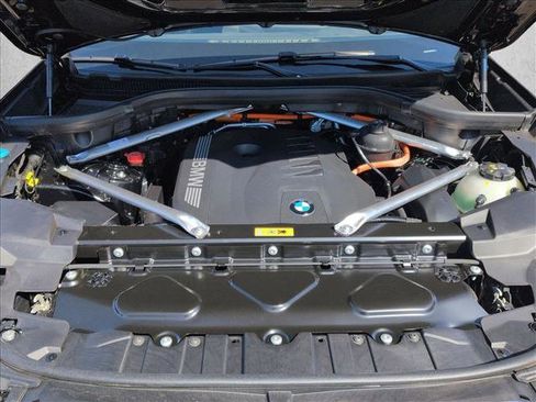 New 2026 BMW X5 xDrive50e image 17