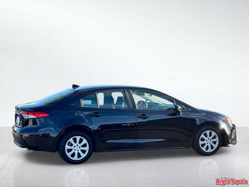 Certified 2025 Toyota Corolla LE FWD image 7