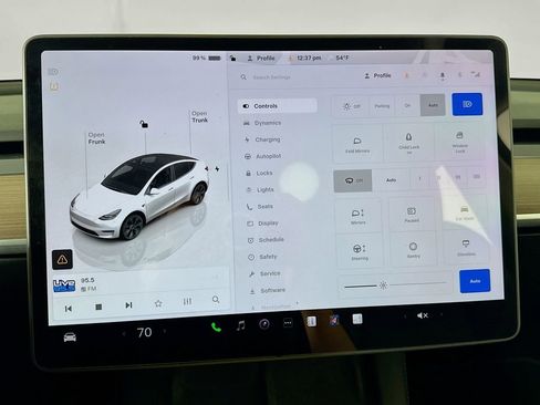Used 2025 Tesla Model Y Long Range AWD/4WD image 23