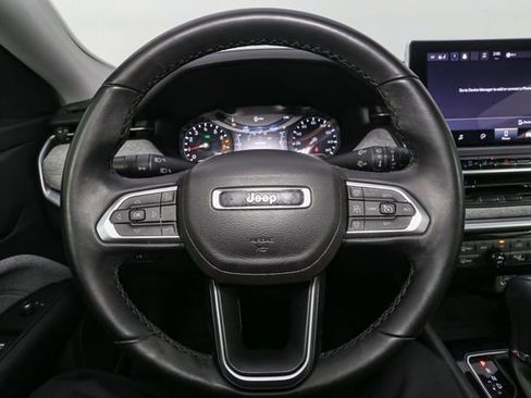 Used 2022 Jeep Compass Latitude AWD/4WD image 30