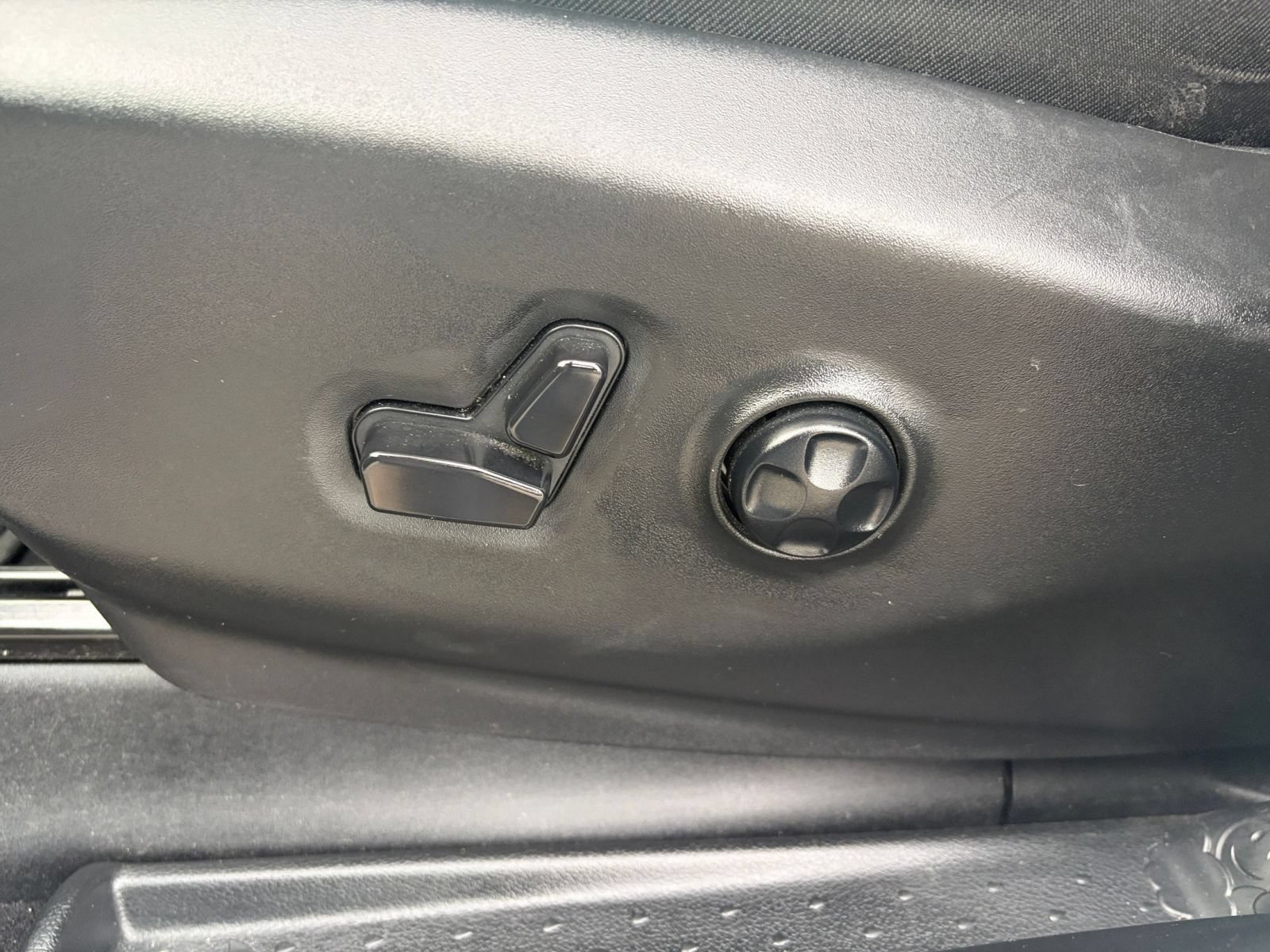 Used 2025 Chrysler Pacifica Select FWD image 21