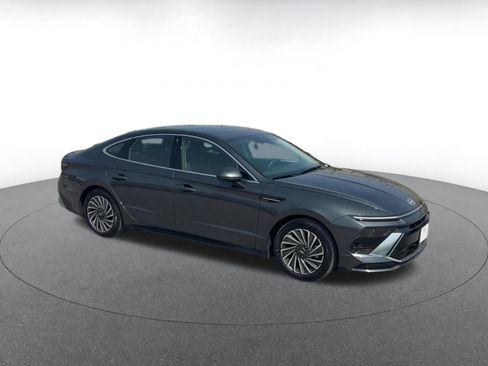 Used 2025 Hyundai Sonata SEL image 2