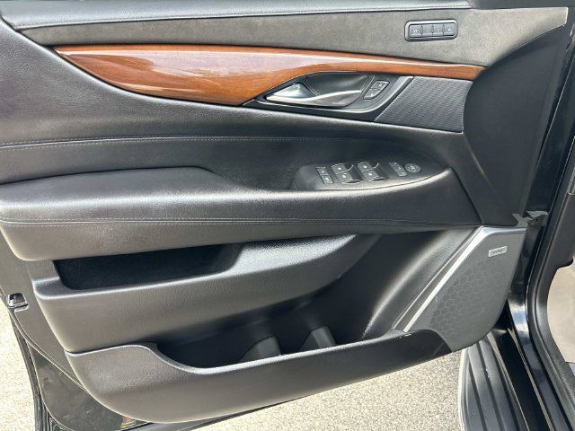 Used 2019 Cadillac Escalade ESV Premium Luxury AWD/4WD image 18