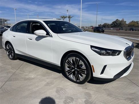 New 2025 BMW 530i image 4