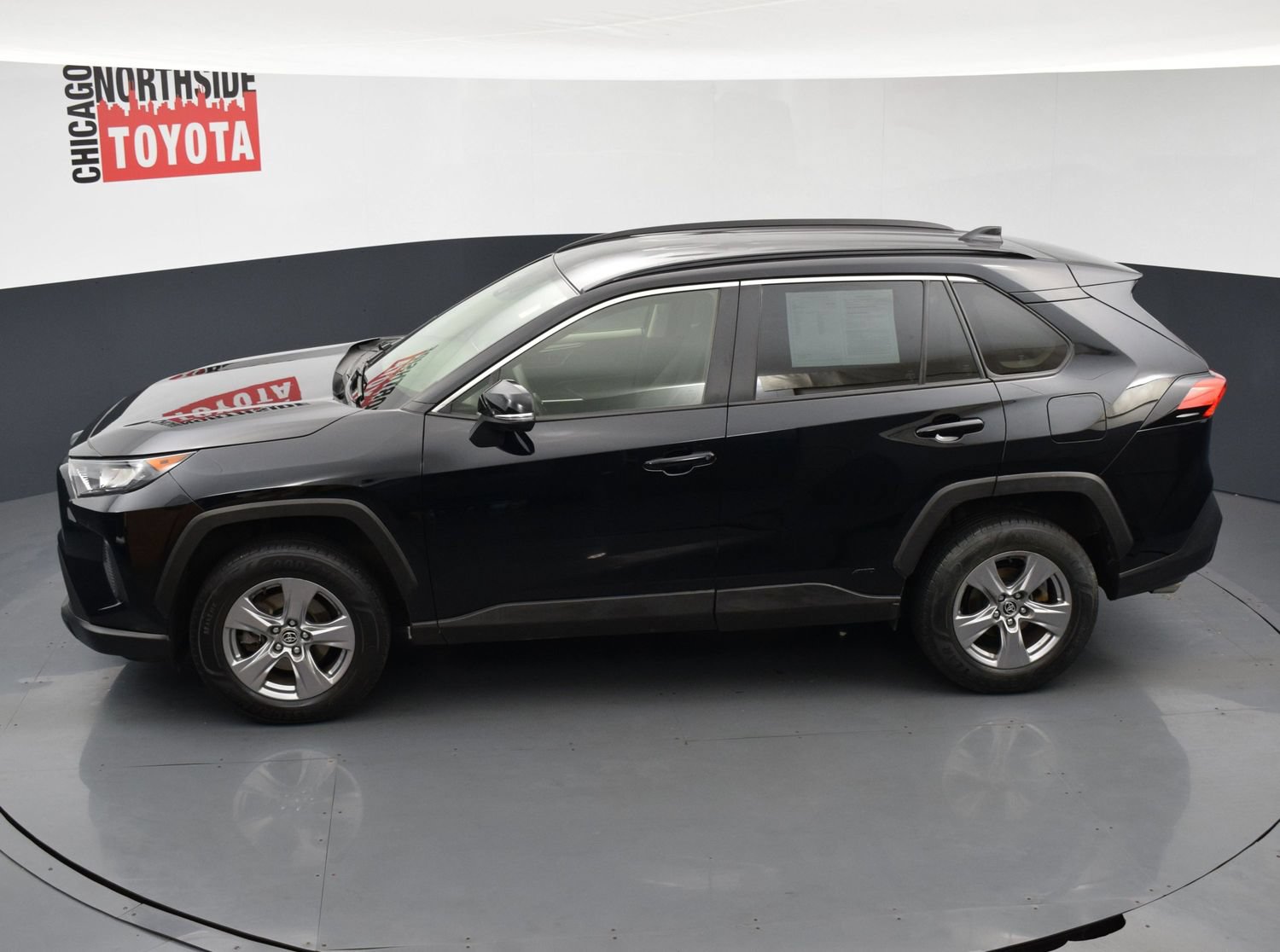Used 2022 Toyota RAV4 LE AWD/4WD image 18