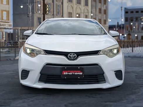 Used 2014 Toyota Corolla LE FWD image 2