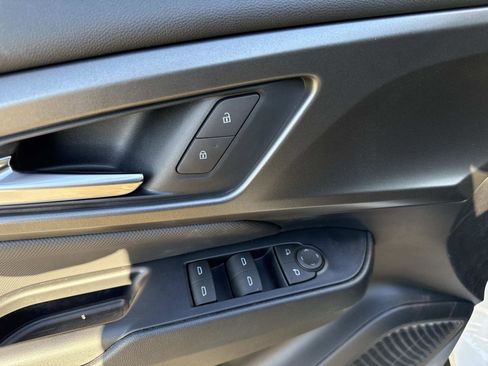 New 2026 Chevrolet Equinox EV LT image 18