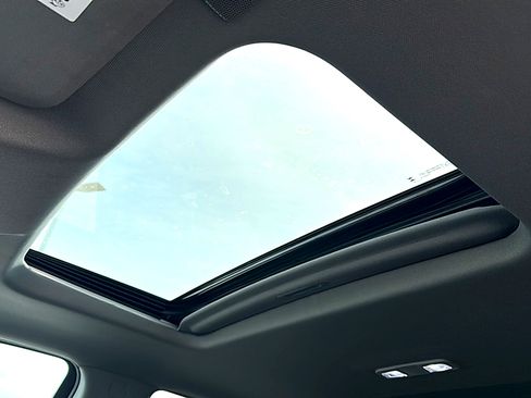 Used 2025 GMC Sierra 1500 Elevation w/ Elevation Premium Package image 16