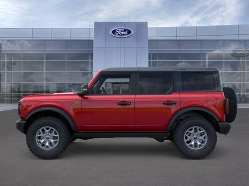 New 2025 Ford Bronco Badlands image 3